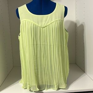 Light green pleated sleeveless top from Cato, size L, NWT
